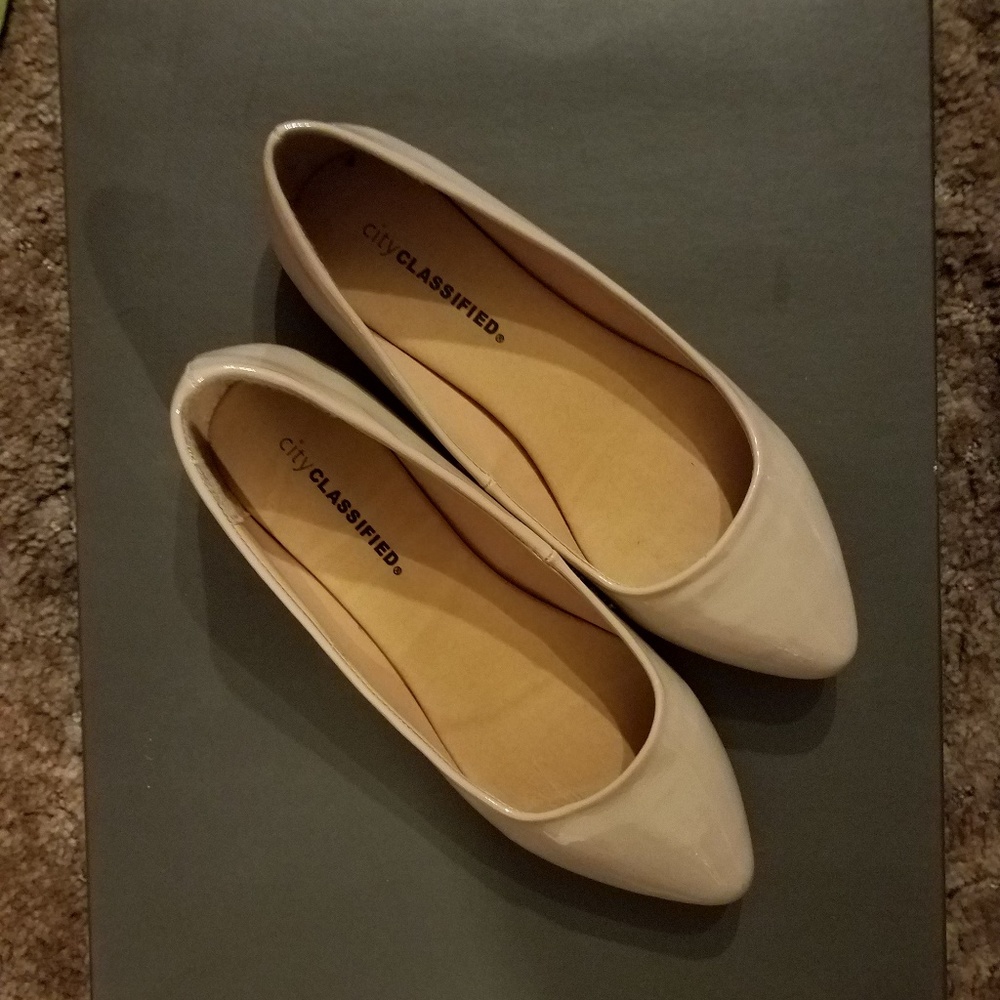 Nude flats